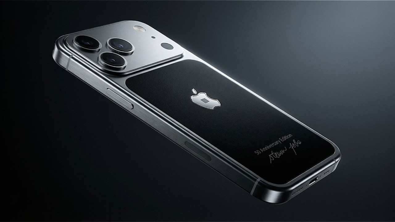 Steve Jobs'un ikonik kazağı iPhone kasasına girdi: İşte servet değerindeki o telefon